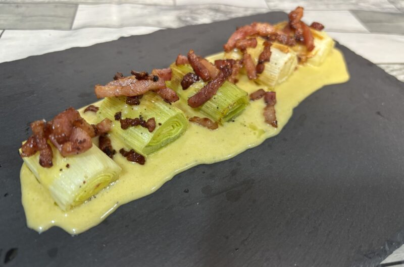 Puerros a la carbonara, receta fácil, cremosa y adictiva